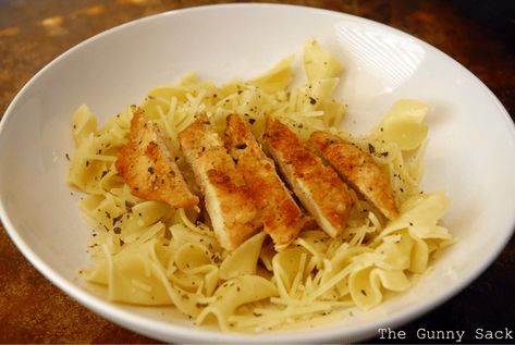 Copycat Noodles & Company Parmesan Chicken and Buttered Noodles Parmesan Noodles, Buttered Noodles Recipe, Noodles And Company, Chicken And Noodles, Buttered Noodles, Parmesan Crusted Chicken, Parmesan Chicken, Noodles Recipe, Crusted Chicken