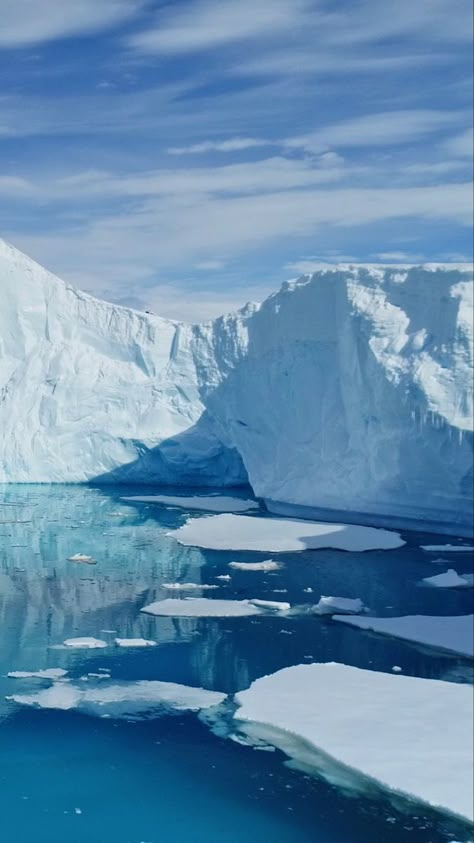 Ice Land Wallpaper, Artic Wallpaper, Blue Earth Aesthetic, Antartica Wallpaper, Aesthetic Antarctica, Ice Antartica, Antartica Aesthetic, Iceberg Aesthetic, Glacier Aesthetic