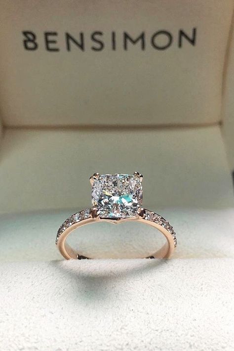 Trendy Engagement Rings, Big Wedding Rings, Most Popular Engagement Rings, Popular Engagement Rings, Future Engagement Rings, Beautiful Wedding Rings, Wedding Rings Halo, Best Engagement Rings, Stunning Engagement Ring