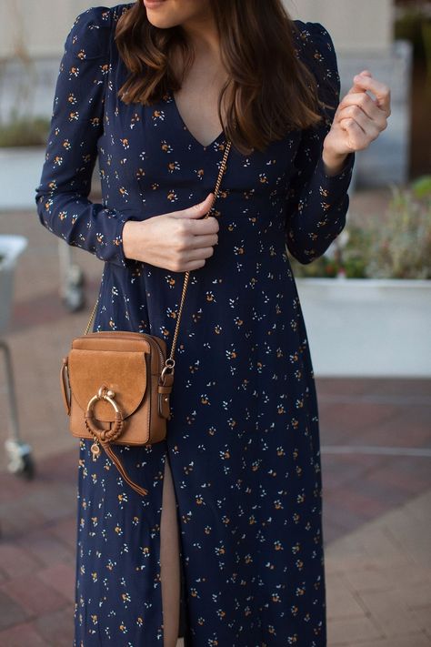 e6d8545daa42d5ced125a4bf747b3688desc45845913ri Midi Dress Outfit, Floral Dress Outfits, Modest Summer Dresses, Floral Dress Casual, Navy Floral Dress, Fashion Hacks Clothes, Feminine Dress, Midi Dress With Sleeves, Floral Midi Dress