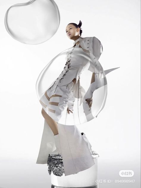 Futuristic Photoshoot, Neo Futurism, Futurism Fashion, Space Fashion, Conceptual Fashion, 사진 촬영 포즈, 3d Fashion, Futuristic Art, Photoshoot Concept