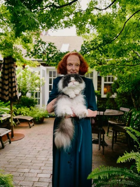 Grace Coddington’s guide to the Hamptons Grace Coddington, Coffee Prices, Seaside Home, Craig Mcdean, Stella Tennant, Patrick Demarchelier, Party Frocks, Nicky Hilton, Win Or Lose