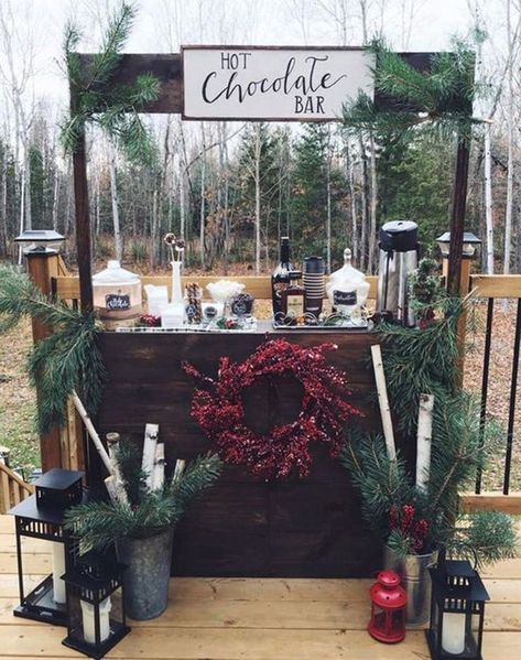 Wedding Hot Chocolate Bar, Schnee Party, Winter Wonderland Wedding Theme, Christmas Wedding Themes, Wedding Hacks, Winter Party Decorations, Hot Chocolate Bar, Winter Parties, Winter Wedding Decorations