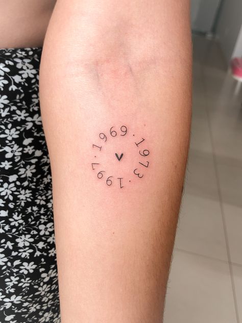 Dates Tattoo #datestattoo #numberstattoo #tattoodatas #finelinetattoo #tattoofemenina #smalltattooideas #tattooideias Dates Tattoo, Tattoo Date, Date Tattoos, Fine Line Tattoo, Line Tattoo, Fine Line Tattoos, Line Tattoos, Animal Tattoos, Fine Line