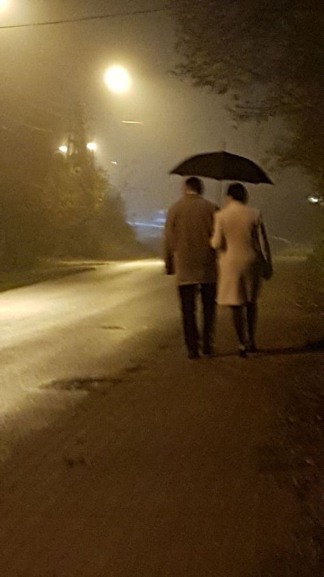 couple walking under an umbrella, foggy weather, foggy walk, umbrella, couple, aesthetic, night walk, night foggy walk Under Umbrella Couple, Umbrella Couple Aesthetic, Couple Under Umbrella Aesthetic, Aesthetic Night Walk, Under An Umbrella, Foggy Weather, Couple Walking, Couples Walking, Night Walk