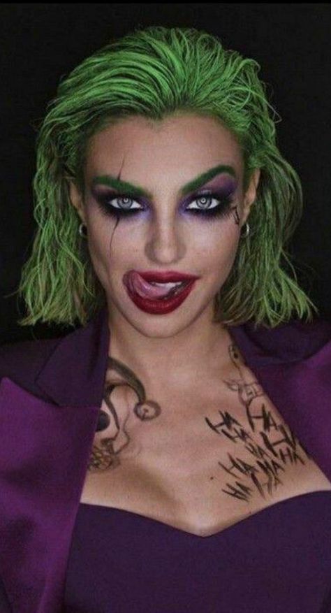 Female Villain Halloween Costumes, Joker And Poison Ivy Costume, Iconic Costumes For Brunettes, Joker Costume Curly Hair, Fun Makeup Halloween Costumes, Women's Joker Costume, Lady Joker Costume Diy, Lady Joker Costume Ideas, Diy Joker Costume Women Simple