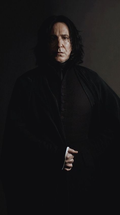 Rogue Harry Potter, Severus Snape Aesthetic, Severus Snape Wallpaper, Snape Wallpaper, Harry Potter Portraits, Dumbledore's Army, Imprimibles Harry Potter, Severus Snape Fanart, Professor Severus Snape