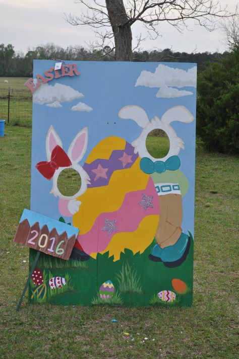 Easter Selfie Station, Easter Photobooth Ideas, Diy Easter Photo Backdrop, Easter Bunny Photo Booth, Easter Treats Ideas, Easter Themed Food, Easter Crafts For Children, Carrot Cake Easter, Diy Easter Nails