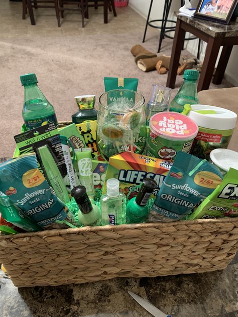 Lime Green Gift Basket Ideas, Green Basket Gift Ideas For Boyfriend, Green Valentines Basket, Color Party Basket Ideas For Adults, Forest Green Gift Basket, Green Themed Birthday Gift, Snacks For Gift Baskets, Olive Green Gift Basket Ideas, Green Color Baskets Gift Ideas