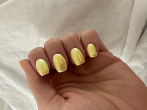 Yellow Nails With Chrome, Short Yellow Chrome Nails, Blue And Yellow Chrome Nails, Yellow Chrome Nails Square, Yellow Tip Chrome Nails, Crome Yellow Nails, Light Yellow Chrome Nails, Yellow Metallic Nails, Yellow Chrome Nails Designs