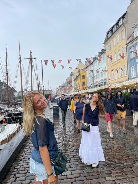 cr: astridgizard Denmark Cuisine, Denmark Summer Outfits, Summer In Copenhagen, Denmark Girls, Copenhagen Summer, Copenhagen Aesthetic, Copenhagen Travel, Senior Trip, Copenhagen Style