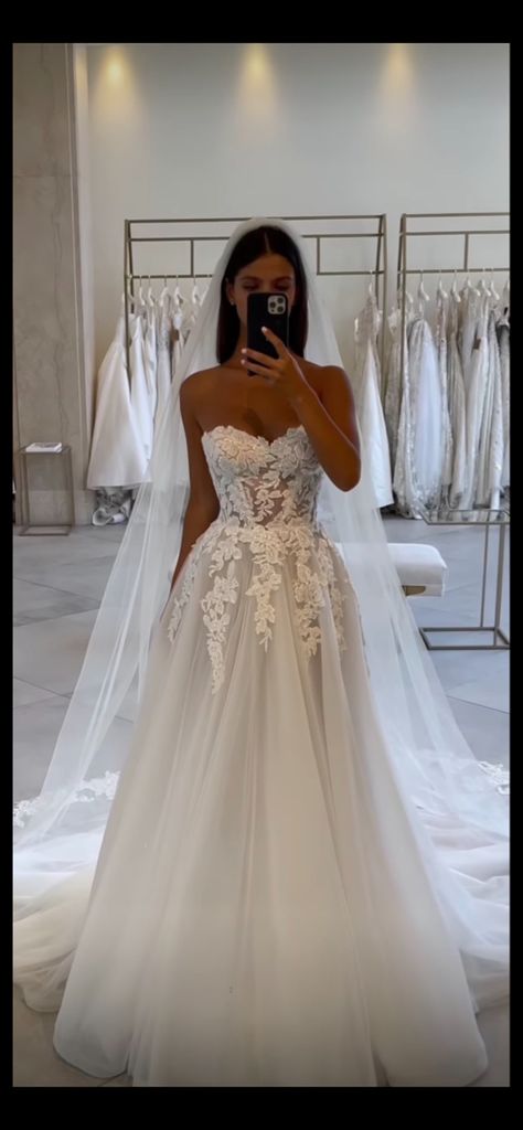 Pretty White Wedding Dresses, Beach Wedding Ball Gown, Wedding Dresses Poofy Skirt, Strapless Flowy Wedding Dress, Weddings Dress 2023, Lace Puffy Wedding Dress, Poofy Lace Wedding Dress, Corset Princess Wedding Dresses, Wedding Dress Astethic