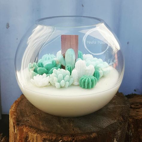 Candle Design Ideas Creative, Cute Candle Ideas, Candle Terrarium, Diy Candles Video, Candle Making Studio, Terrarium Candle, Creation Bougie, Kids Candles, Succulents Candles