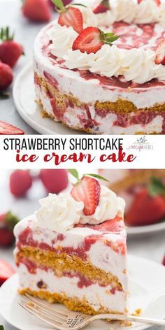 Strawberry Shortcake Ice Cream Cake, Fancy Desserter, Video Cake, Sauce Video, Cookies Ice Cream, Strawberry Shortcake Ice Cream, Dessert Halloween, Homemade Strawberry Sauce, Ice Cream Cake Recipe