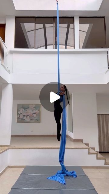 Aerial Silk Tricks, Circus Training, Aerial Silks Beginner, Ariel Silks, Aerial Hoop Moves, Aerial Silk, Circus Train, Aerial Arts, Aerial Hoop