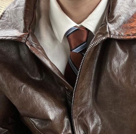 Estilo Ivy, Fotografi Vintage, Quoi Porter, Remus Lupin, Spencer Reid, Chuck Norris, Brown Aesthetic, Moda Vintage, Brown Leather Jacket