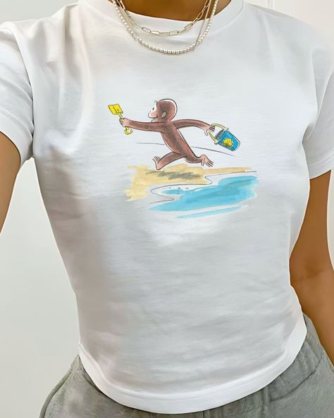 Cute Vintage Clothes, Aesthetic Clothes For Summer, Cute Graphic Tees Aesthetic, Costal Granddaughter Aesthic Clothes, Cool T-shirts, 90s Shirts Vintage, Cute T-shirts, Casual Outfits Tshirt, Cute Shirts Aesthetic