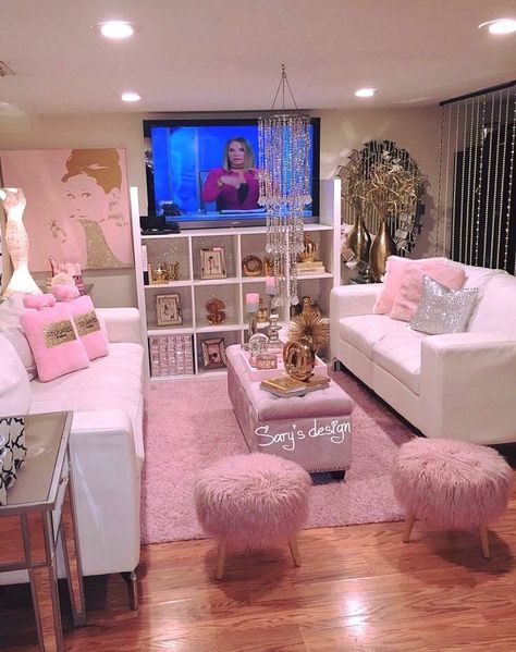 Women's cave Makeup Room Ideas, Cute Bedroom Ideas, Woman Cave, Glam Room, Makeup Rooms, غرفة ملابس, Apartment Decor Inspiration, Makeup Room, घर की सजावट