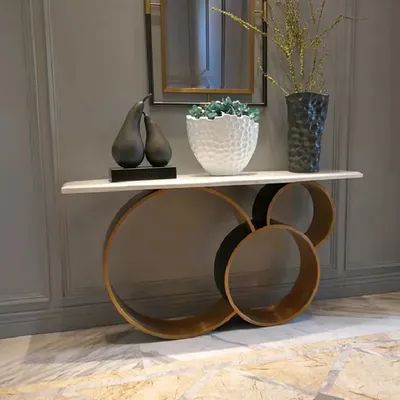 Ingangs Decor, Console Table Entryway, Gold Console Table, White Console Table, Console Table Styling, Console Table Decorating, Narrow Console Table, Console Table Hallway, Modern Entryway