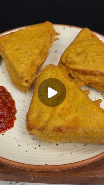 Bread Pakoda Recipe Indian, Bread Pakoda, Bread Pakora, Pakoda Recipe, Food Asmr, Cooking Food, April 11, Indian Food Recipes, Street Food