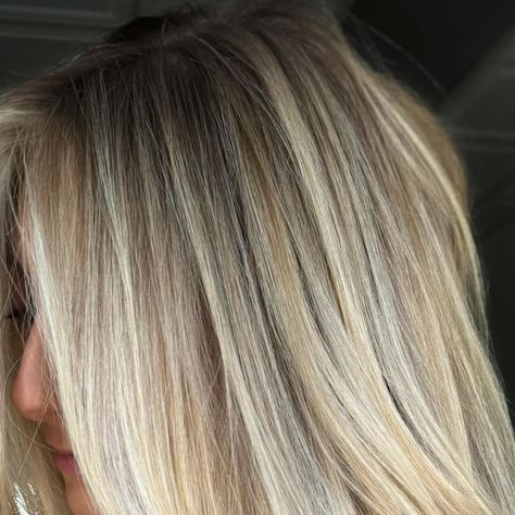 SOUTH FLORIDA BALAYAGE on Instagram: "Impactful statement piece⚡️⚡️  Traditional Highlights ➡️➡️ Bold Foilayage   15 face frame foils and a few in the back to brighten her ends with @mastersofbalayage Nova 9 Lightener. She was a highlighted oxidized blonde when we started, so anything left out of the foil I hand painted to rebrighten existing blonde. Heavy melt to follow to remove old foil lines using @wellahair Color Touch 8/71" Traditional Highlights, Face Frame, Left Out, Face Framing, South Florida, Balayage, Foil, Highlights, Hair Color