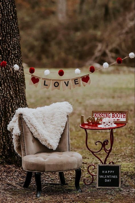 Family Valentines Photoshoot Ideas, Diy Valentine Backdrops Mini Sessions, Outdoors Valentines Photoshoot, Valentines Mini Photo Session, Valentine Mini Photo Session Ideas, Valentines Mini Session Ideas Outdoor, Valentine Backdrop Ideas Photo Sessions, Valentine’s Day Mini Session Ideas, Outside Valentines Day Photoshoot