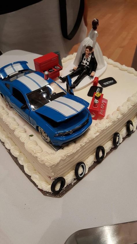 Car Guy Wedding, Wedding Cake Topper Car, Mustang Cake, Car Themed Wedding, Funny Wedding Cakes, Just Married Car, Country Wedding Cakes, Funny Birthday Cakes, Themed Wedding Cakes