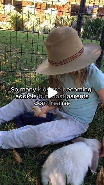 Mom Challenge, Mom Life Funny, Pediatric Physical Therapy, Funny Motivational Quotes, Toddler Behavior, Parents To Be, Time With Friends, Parenting Videos, Conscious Parenting