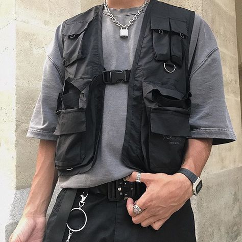 iCe Utility Vest Outfit Streetwear, Utility Vest Outfit Men, Vest Outfits Men Streetwear, Boys Vest Outfit, Rave Outfit Men, Utility Vest Outfit, Men Vest Outfits, Streetwear Outfit Men, Techwear Men