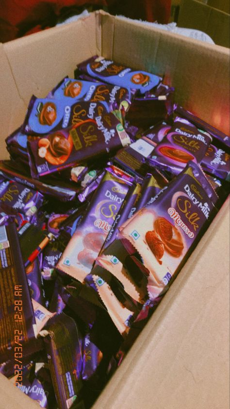 Dairy Milk Chocolate Snap, Silk Oreo, Chocolate Tumblr, Mithai Boxes, Dairy Milk Silk, Aesthetic Snap, Trending Summer Nails, Purple Led Lights, Chocolate Lovers Gift