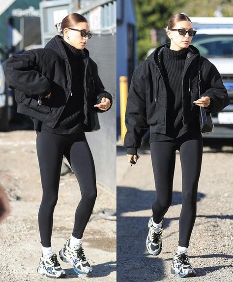 Hailey Bieber Winter, Nyc Work Outfit, Alo Yoga Outfit, Bun Outfit, Slick Bun, Winter Nyc, Pilates Outfit, Set Active, 2025 Fashion