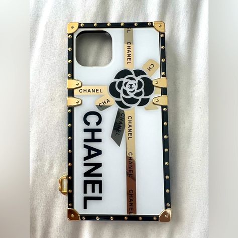 Brand New Only Fits Iphone 13 Chanel Phone Case, Chanel Iphone Case, Casual Travel Outfit, Chanel 2019, Wishlist Ideas, Designer Phone Cases, Chanel Black And White, Iphone Black, Iphone 13 Case