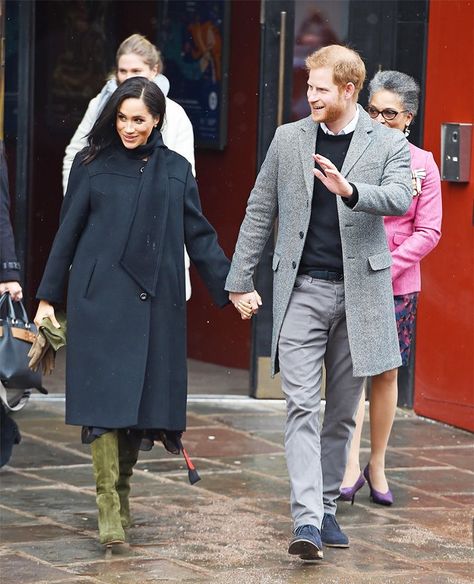 And Just Like That, Meghan Markle's Boots Are Almost Sold Out Olive Suede Boots Outfit, Green Suede Boots Outfit, Green Knee High Boots Outfit, Green Boots Outfit, Green Suede Boots, Suede Boots Outfit, Olive Green Boots, Olive Boots, Cozy Clothing