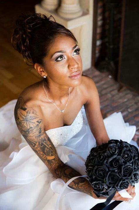 For far too long, brides and grooms had been forced to cover their tattoos on their wedding day. Bridesmaids With Tattoos, Bride With Sleeve Tattoo, Tattooed Bride Classy, Tatooed Brides, Tatted Bride, Bridal Loft, Tattooed Brides, Tattoo Bride, Bride Tattoo