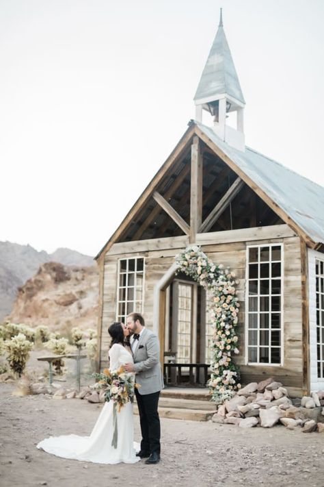 Elopement Chapels In Las Vegas For That Classic Vegas Wedding Experience Classic Vegas, Glass Chapel, Wedding Chapels, Las Vegas Wedding Chapel, Vegas Wedding Chapel, Las Vegas Airport, Las Vagas, Iconic Weddings, Vegas Elopement