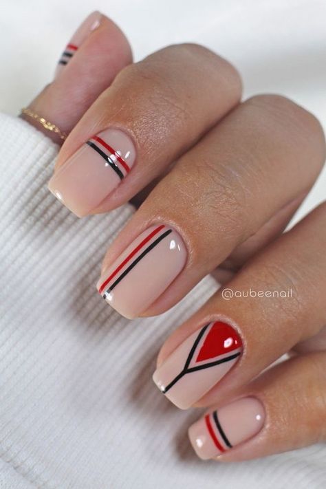 17 Simple and Stylish Nail Designs for Effortless Elegance Short Striped Nails, French Tip Short Nails With Design, Line Designs On Nails, Nails Designs Unique, Nails Design For Short Nails, Easy Nail Designs For Beginners, Nails Snow, Striped Nail Designs, Line Nail Designs