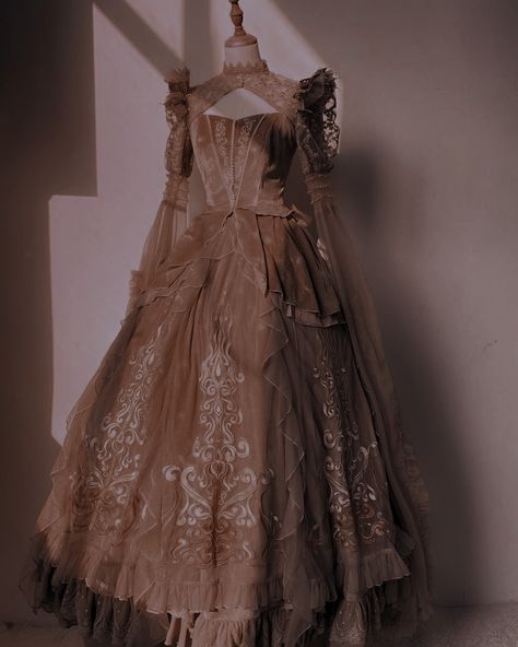 queen royalty gown aesthetic Old Royalty Aesthetic Dresses, Royal Ball Gown Aesthetic, Royal Aesthetic Princess Dress, Royalty Gown, Ball Gown Aesthetic, Aesthetic Princess Dress, Aesthetic Gown, Thing Aesthetic, Aesthetic Ball Gowns