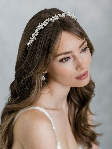 Bridal Headband With Veil, Headband Curls, Hairband Hairstyle, Bridal Hair Down, Wedding Hair Half, Holy Matrimony, Simple Prom Hair, Wedding Hair Headband, Elegant Wedding Hair