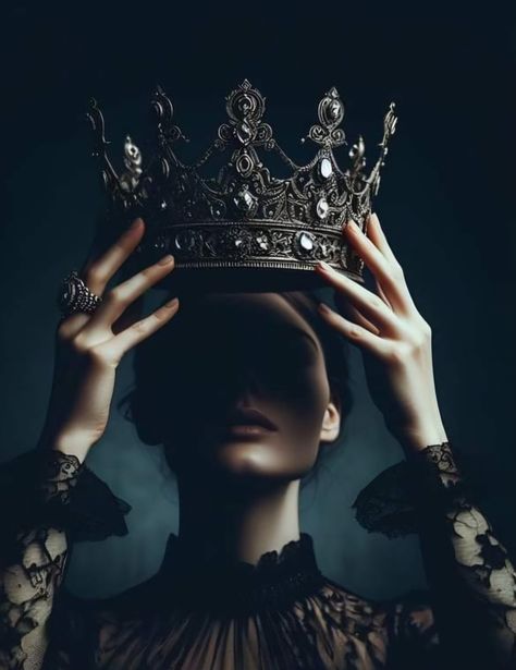 Royal Women Aesthetic, 1920s Woman Aesthetic, Queencore Aesthetic, Queen Photoshoot Ideas, Dark Female Art, Warrior Woman Aesthetic, Royal Goth, Dark Queen Aesthetic, Woman With Crown