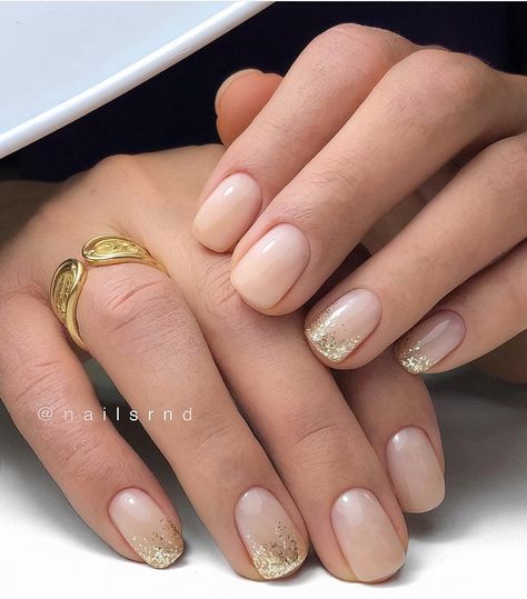 Classy Nails Ideas, Gold Accent Nail, Stars Nails, Golden Nails, Nails Classy, Gold Nail Designs, Gold Nail Art, Gold Glitter Nails, Classy Nail Designs