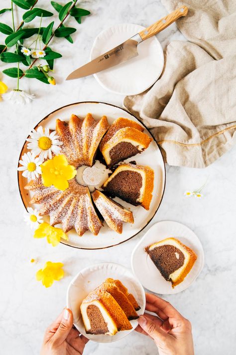 black and white pound cake Pound Cake Photography, Bundt Cake Photography, Cake Instagram, Gateaux Cake, Cake Photography, Baking Blog, English Breakfast, Bundt Cakes, Food Writing