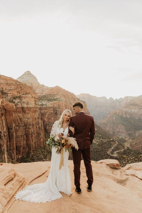 Zion Wedding, Romantic Beach Wedding, Utah Adventures, Intimate Wedding Venues, Bride Groom Photos, National Park Elopement, Park Elopement, National Park Wedding, Adventure Photographer