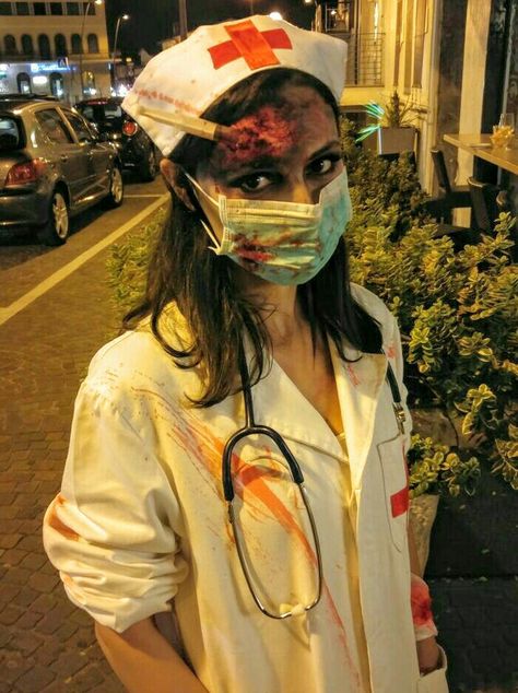 Halloween Nurse Makeup, Doctor Halloween Costume, Zombie Cosplay, Asylum Halloween, Zombie Nurse, Doctor Halloween, Zombie Clothes, Nurse Halloween Costume, Zombie Halloween Costumes