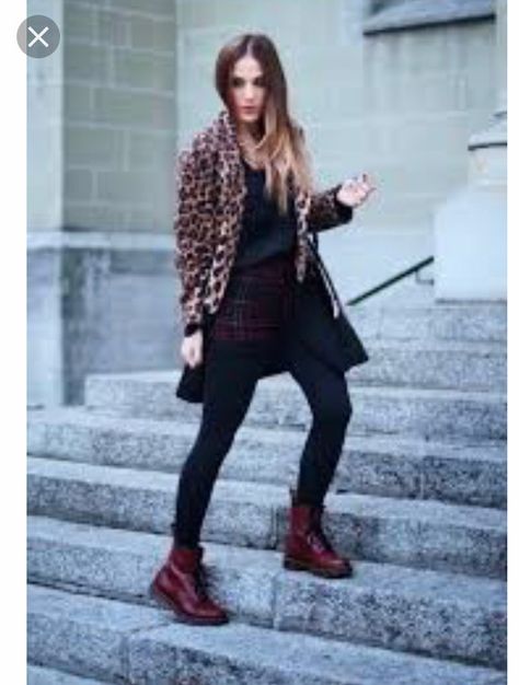 Burgundy Combat Boots Outfit, Red Combat Boots Outfit, Combat Boots Outfit Winter, Burgundy Boots Outfit, Dr Martens Boots Women, Red Combat Boots, Classic Summer Outfits, Combat Boot Outfits, Combat Boot Outfit