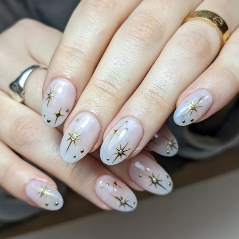 Milky White Celestial Nails, Starburst Nail Art, Celestial Bridal Nails, Celestial Nail Art Short, Celestial Wedding Nails, Starburst Nail Design, Atomic Nails, Mcm Nails, Starry Manicure