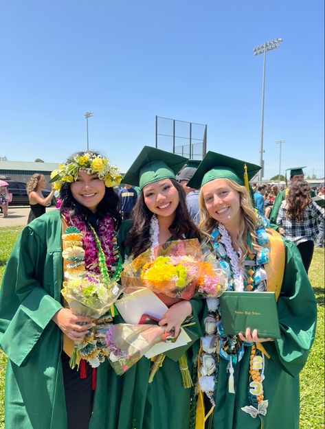 Hawaii College, Uh Manoa, University Of Hawaii At Manoa, Just Graduated, University Of Hawaii, Dream College, Dream School, Living Life, Live Life