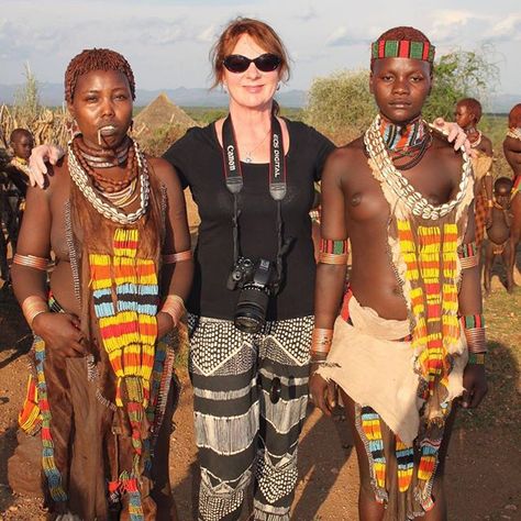 A couple of ladies from the Hamer tribe in Ethiopia. I remember that they were fascinated with my red hair and kept touching my head!. 😆 .… Hamer Tribe, Ancient Egyptian Gods, Old Photography, Egyptian Gods, Holy Grail, People Of The World, Vintage Pictures, African Women, Ancient Egyptian