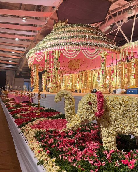 Marriage Mantapa Decoration, Telugu Wedding Decoration, Mandapam Decoration Marriage, Pelli Mandapam Decoration, Hindu Wedding Stage, Muhurtham Decor, Mandapam Decoration, Marriage Hall Decoration, Hindu Wedding Decorations