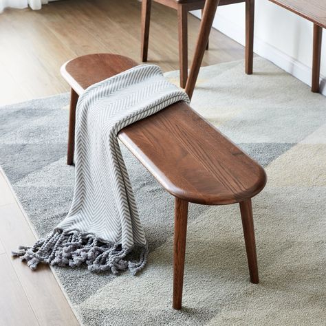 Transform your living space into a serene oasis with this gorgeous walnut stained Oak Bench. The natural oak frame is sturdy and durable, ensuring that this bench will provide years of comfort and style. The understated yet elegant design of this Wood Bench makes it a versatile addition to any living space, perfect for use in the entryway, living room, or even in the bedroom. Wood Dining Bench, Natural Oak Wood, Solid Wood Benches, End Of Bed Bench, Bed Bench, Brown Living Room, Dining Table With Bench, Dining Benches, Oak Dining Table