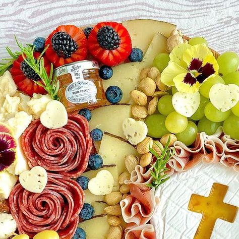 Petal & Platter, LLC on Instagram: "Board for a baptism brunch! I love helping you celebrate life's special moments. ⛪️ . . . . #petalandplattercarvedbrie #petalandplatter" Baptism Charcuterie Board, Baptism Brunch, Baptism Themes, Boards Ideas, Instagram Board, Charcuterie Recipes, Baby Bird, Brunch Party, Charcuterie Boards